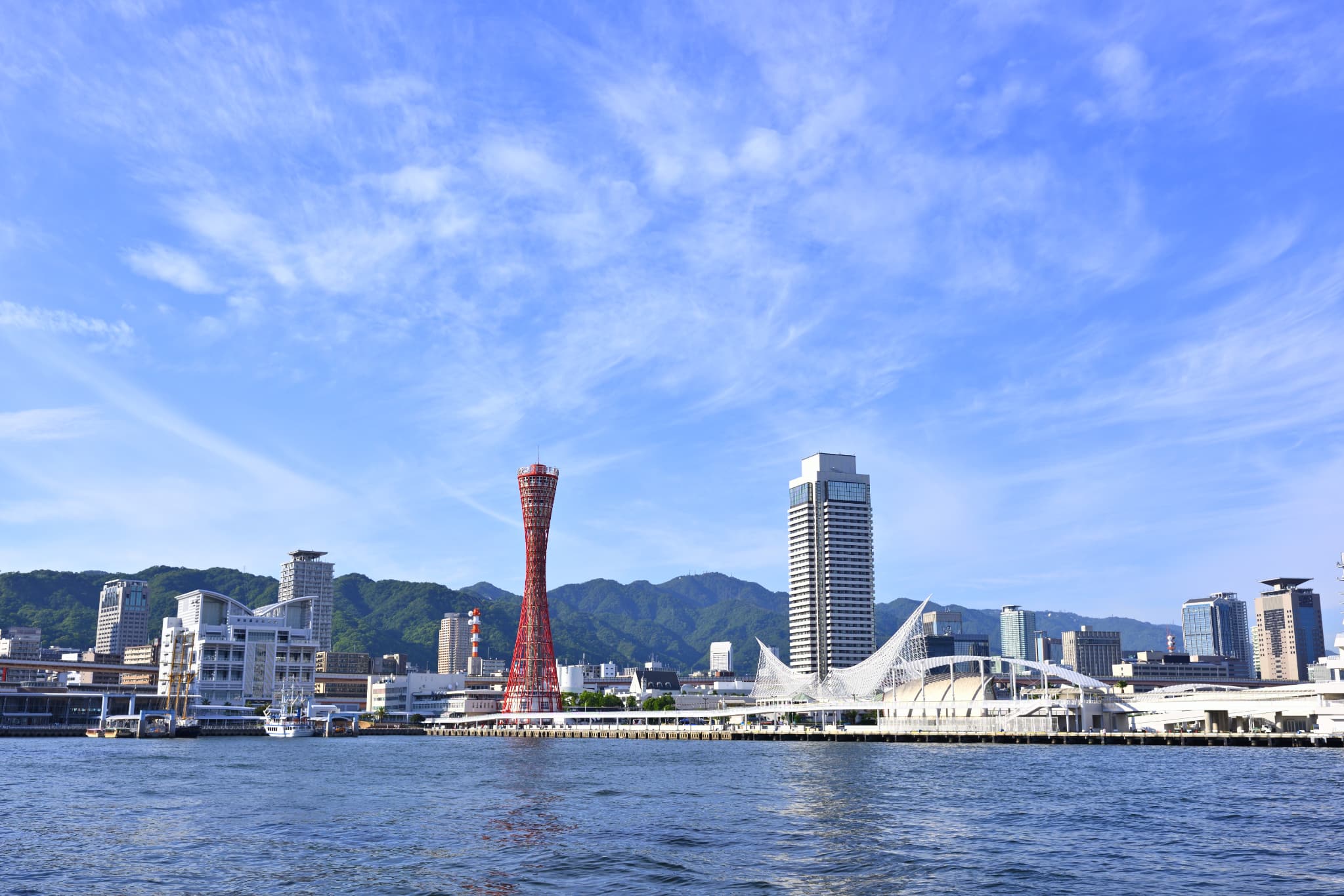 快晴の神戸港
