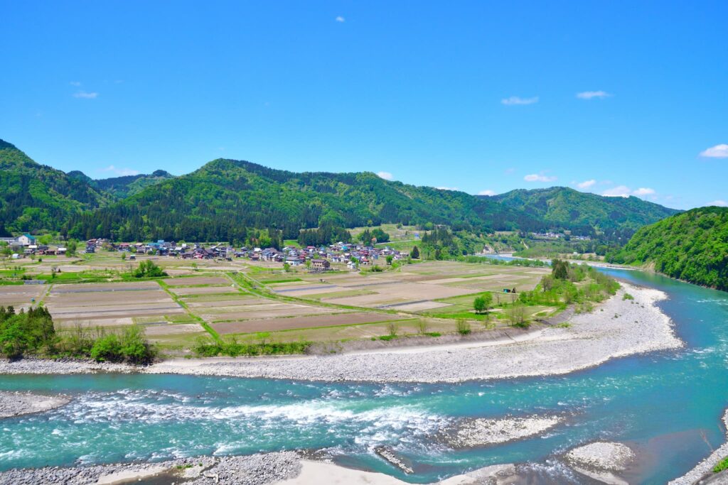 下船渡信濃川展望地からの信濃川(新潟県)
